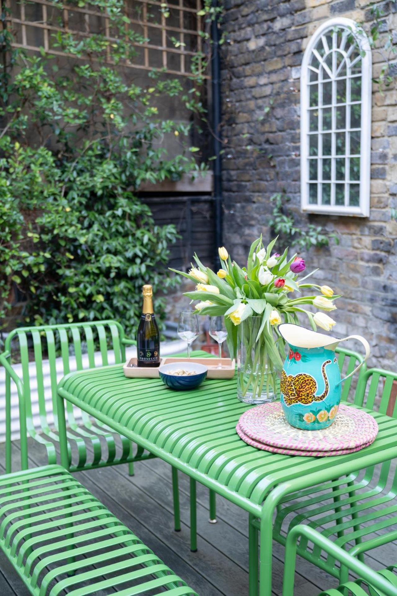 Niru Experience Stylish Garden Getaway Appartamento